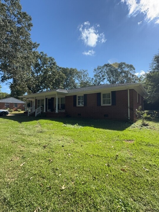 109 C-5-64 in Pendleton, SC - Building Photo