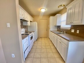 1803 38th St in Lubbock, TX - Foto de edificio - Building Photo