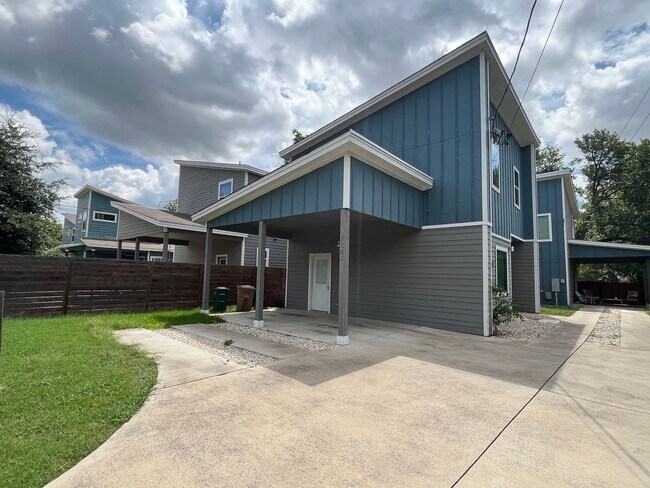 property at 1005 Valdez St