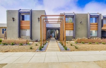 Verde Villa in Oceanside, CA - Building Photo - Building Photo