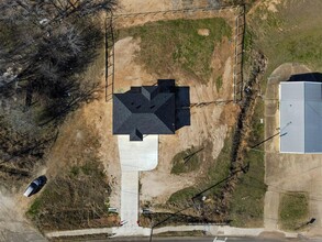 807 E Brown St in Hearne, TX - Building Photo - Building Photo