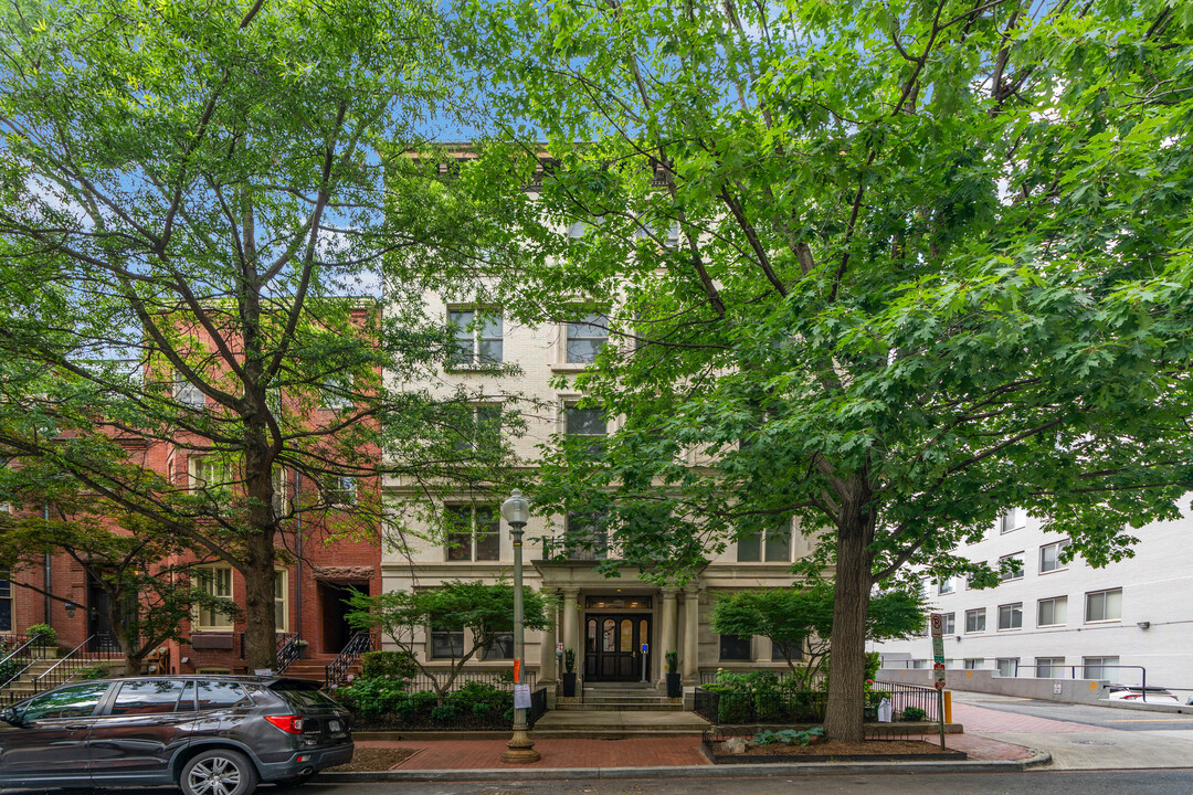 2009-2011 O St NW in Washington, DC - Building Photo