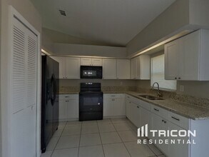 635 Baldwin Dr in Kissimmee, FL - Building Photo - Building Photo