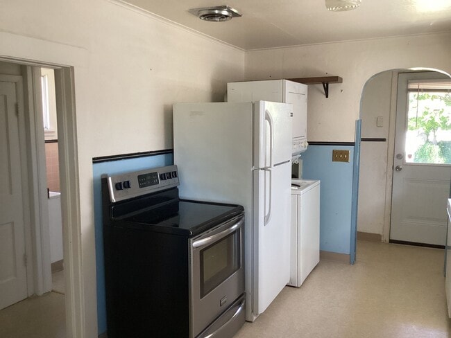 2219 Rockefeller Ave in Everett, WA - Building Photo - Building Photo