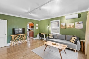 2601 NW Raleigh St, Unit 18 in Portland, OR - Building Photo