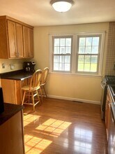 385 Hartford Ave in Bellingham, MA - Building Photo - Building Photo