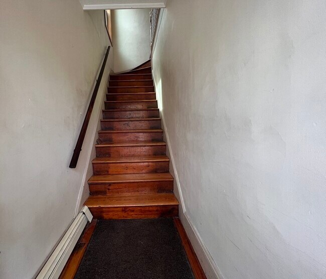 18 Houghton St in Somerville, MA - Building Photo - Building Photo