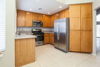 2642 Ridgewater Cir in Henderson, NV - Building Photo - Building Photo