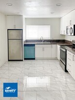 5040 A St in San Diego, CA - Building Photo