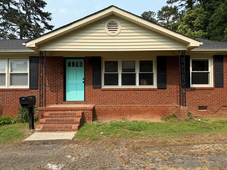 1510 Woodhill Ln in Charlotte, NC - Building Photo