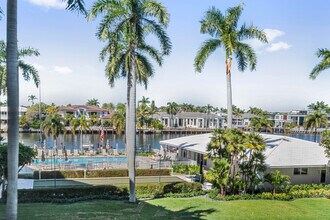 3300 S Ocean Blvd in Highland Beach, FL - Foto de edificio - Building Photo