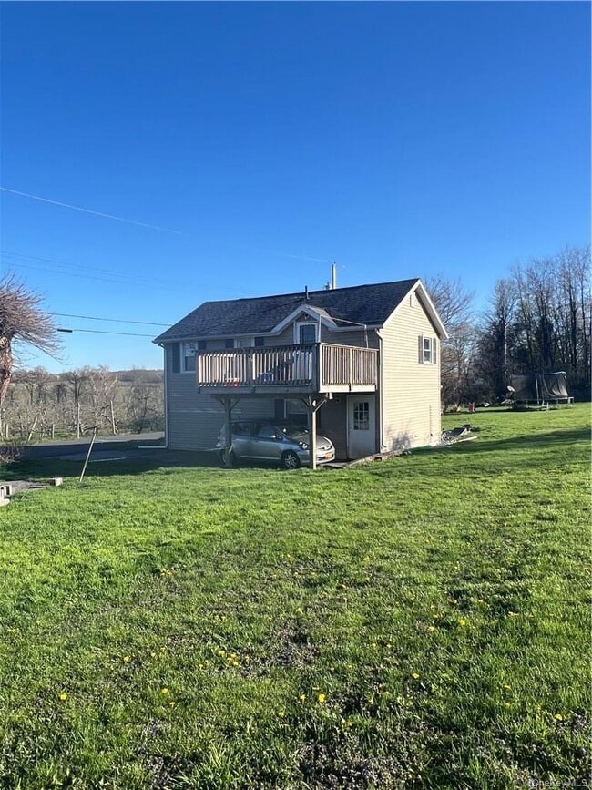property at 10 Mulberry Ln