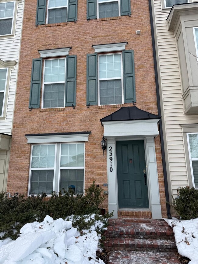 23910 Catawba Hill Dr in Clarksburg, MD - Building Photo - Building Photo