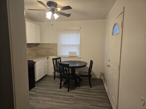 221 Short Hills Dr in Charlotte, NC - Building Photo - Building Photo