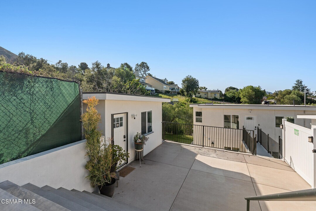 263 McKnight Rd in Newbury Park, CA - Building Photo