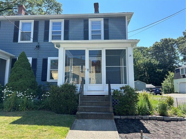 property at 14 Woodland Ct