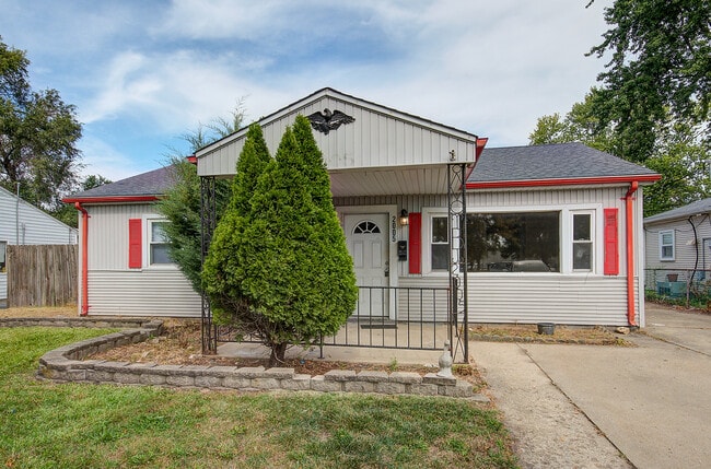 2005 McDonough St in Joliet, IL - Building Photo - Building Photo