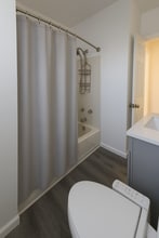 1052 Orange Ave in Long Beach, CA - Foto de edificio - Building Photo