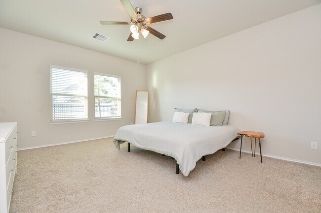 16868 Pink Wintergreen Dr in Conroe, TX - Building Photo - Building Photo