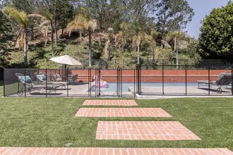 17133 Adlon Rd in Los Angeles, CA - Building Photo - Building Photo