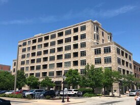 10 S Dunton Ave in Arlington Heights, IL - Building Photo