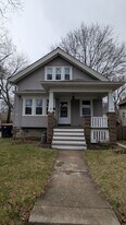 569 N 65th St, Unit Lower in Wauwatosa, WI - Building Photo