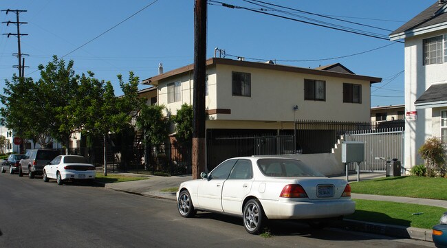 1667 W 208th St in Torrance, CA - Foto de edificio - Building Photo
