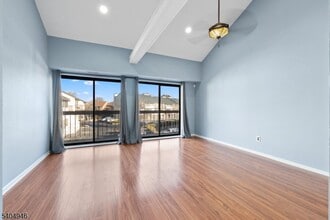 3120 Revere Ct in Hillsborough Township, NJ - Foto de edificio - Building Photo