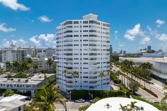 Octagon Towers in Miami Beach, FL - Building Photo - Building Photo