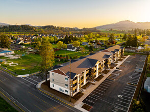 199-Lone Pine Place in Lebanon, OR - Foto de edificio - Building Photo