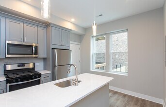 822-824 N Oakley Blvd in Chicago, IL - Foto de edificio - Building Photo