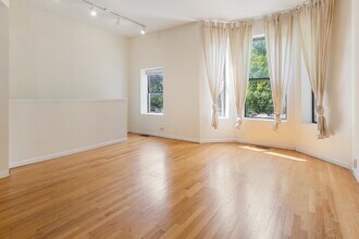 828 W Dakin St in Chicago, IL - Building Photo - Building Photo