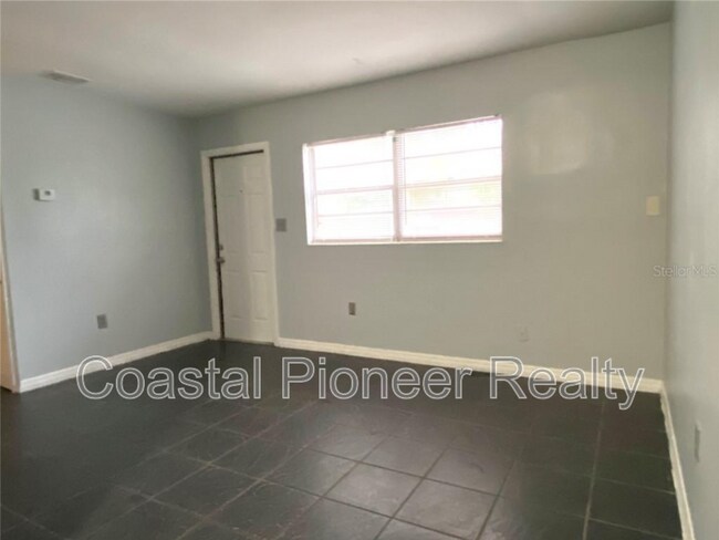 9502 N 11th St in Tampa, FL - Building Photo - Building Photo