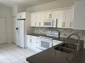 2208 Ensenada Terrace in Weston, FL - Building Photo - Building Photo