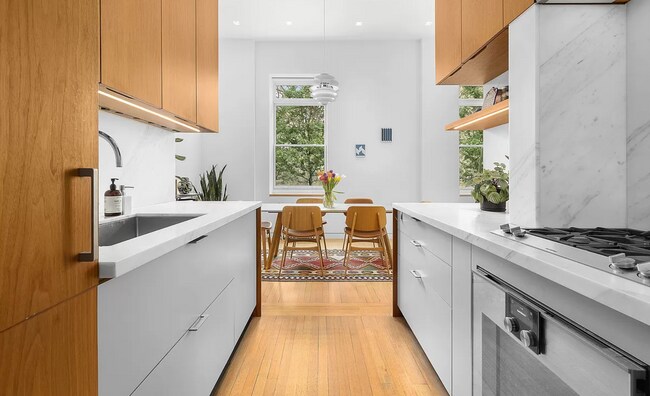 281 3rd Ave in New York, NY - Building Photo - Building Photo