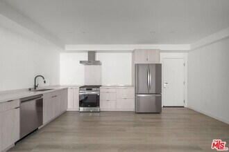 3755 S Canfield Ave in Los Angeles, CA - Building Photo - Building Photo