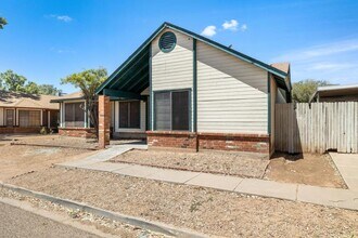 8520 W Palm Ln in Phoenix, AZ - Building Photo - Building Photo