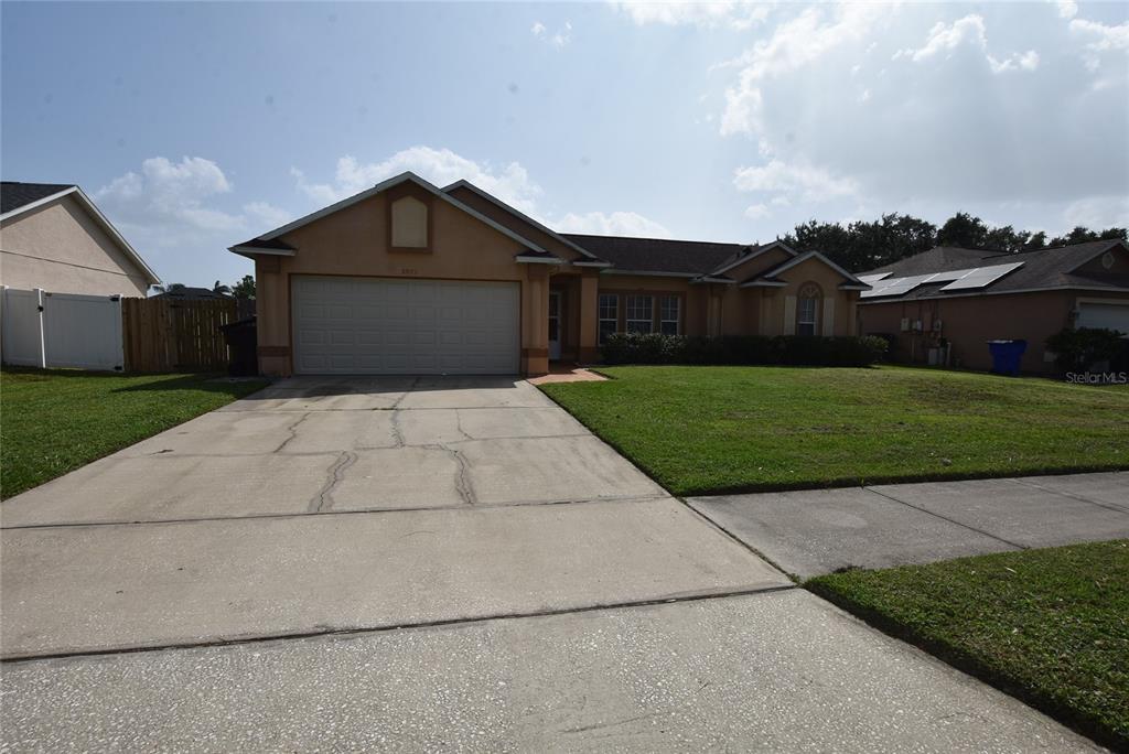 2971 Settlers Trail in St. Cloud, FL - Foto de edificio