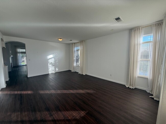 10200 Brentford Ave in Bakersfield, CA - Building Photo - Building Photo