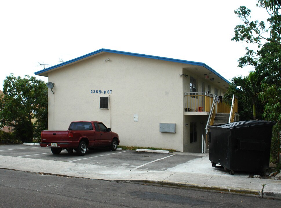 226 N B St in Lake Worth, FL - Foto de edificio