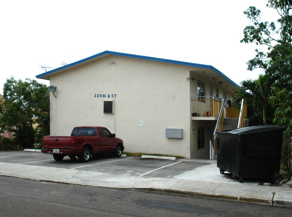 226 N B St in Lake Worth, FL - Building Photo