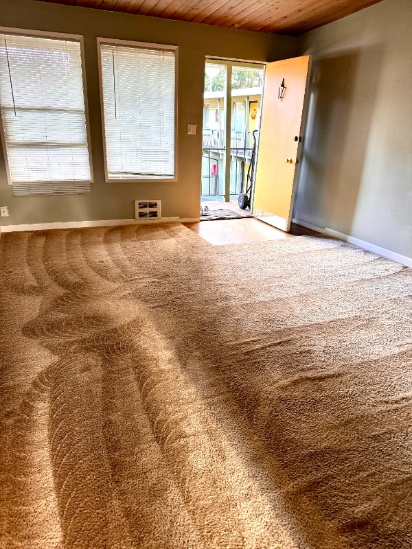 21521 73rd Pl W in Edmonds, WA - Foto de edificio - Building Photo