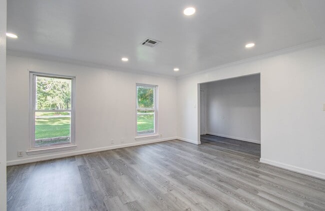 property at 674 Ravensworth Dr