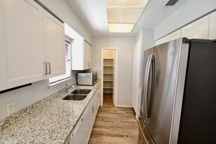 11846 S Marianne Cir in Houston, TX - Building Photo