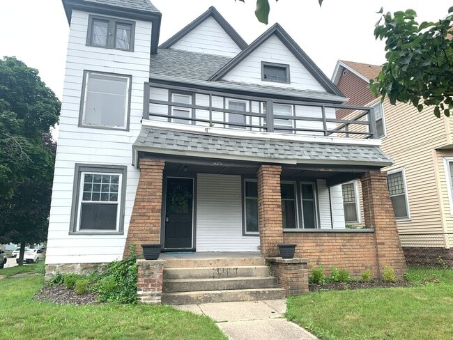 property at 425 Fuller Ave SE