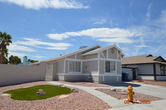 6751 Sebring St in Las Vegas, NV - Building Photo - Building Photo
