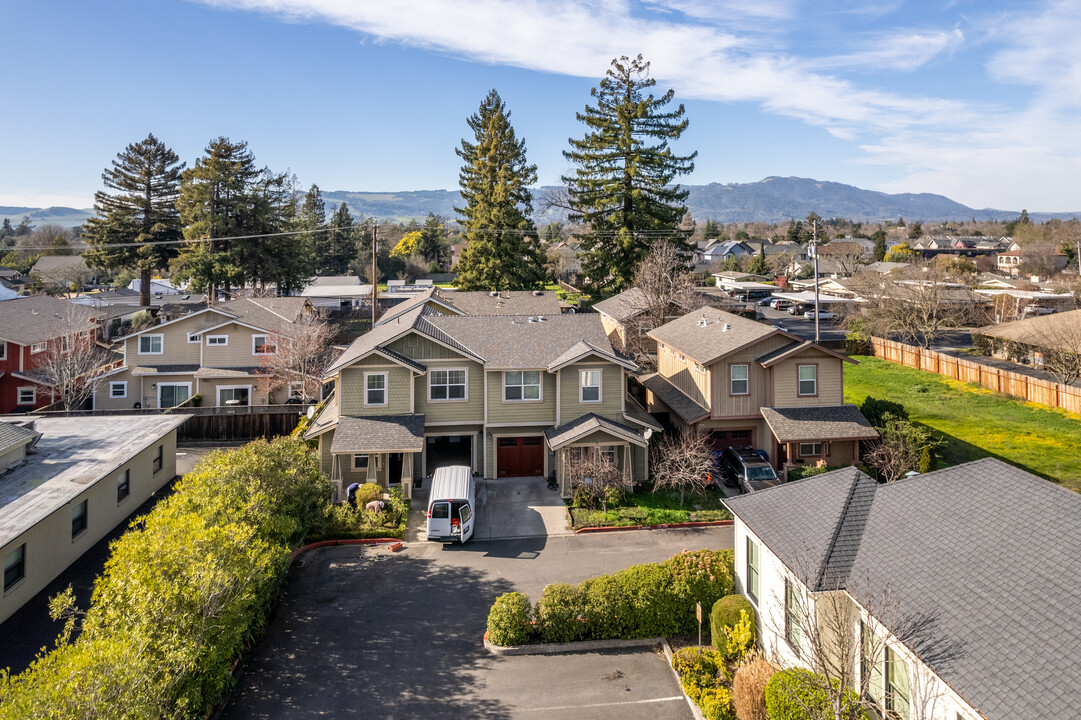 963 Broadway in Sonoma, CA - Building Photo