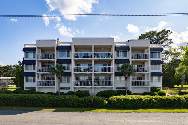 River Cove Condominiums in Savannah, GA - Building Photo - Building Photo