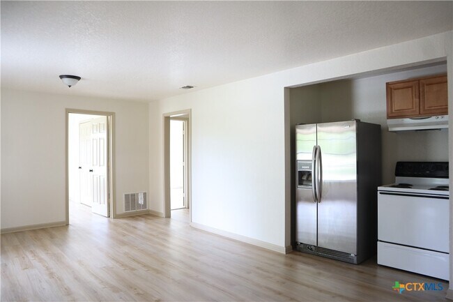 property at 707 Old Seguin Luling Rd