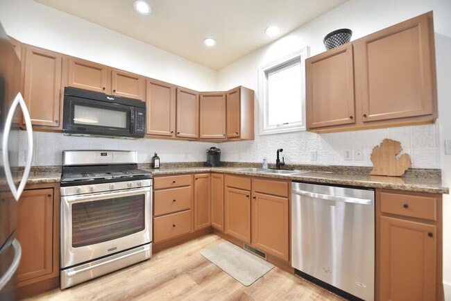 380 Market Pl in Benton Harbor, MI - Building Photo - Building Photo